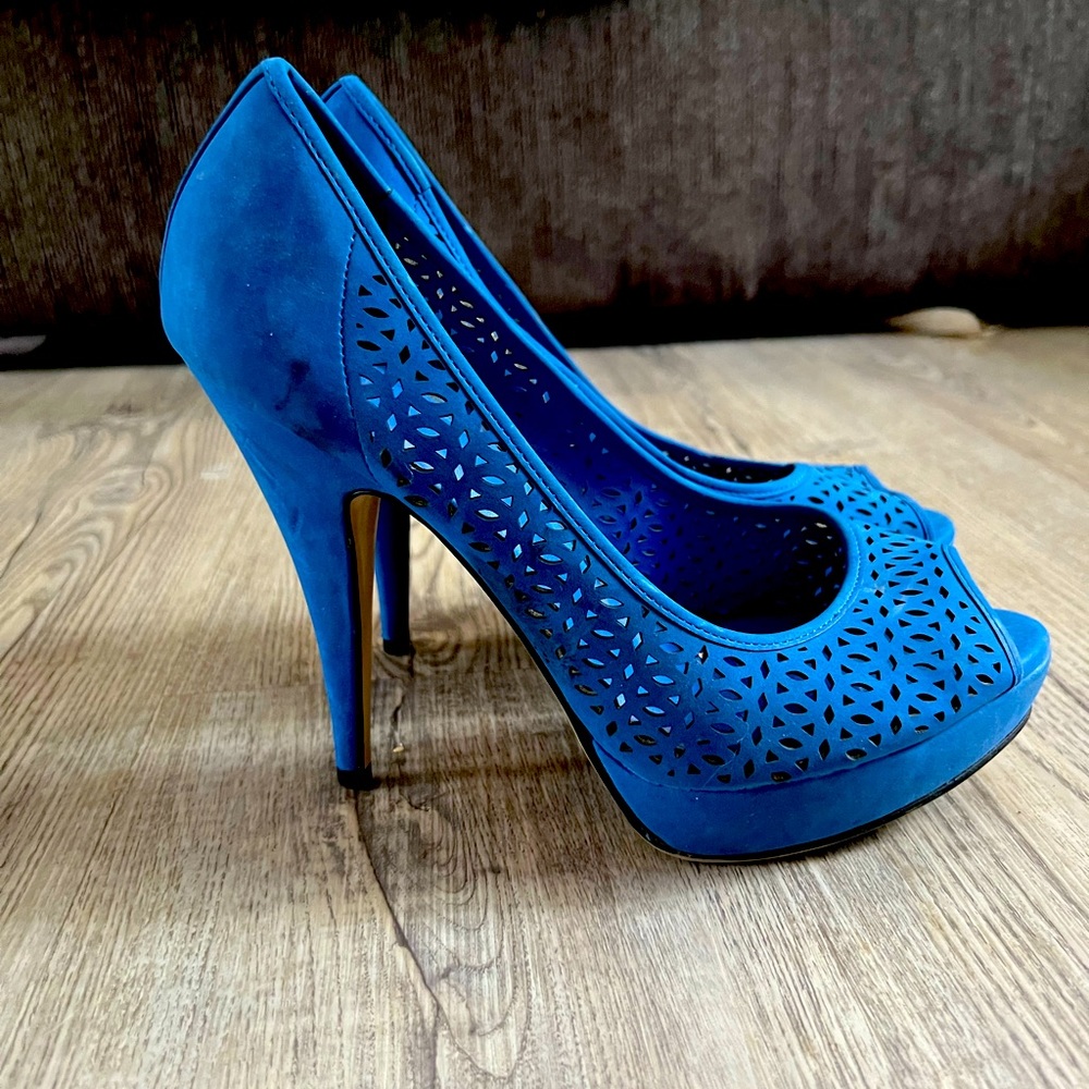 Womens size 10 apt. 9 high heel shoes